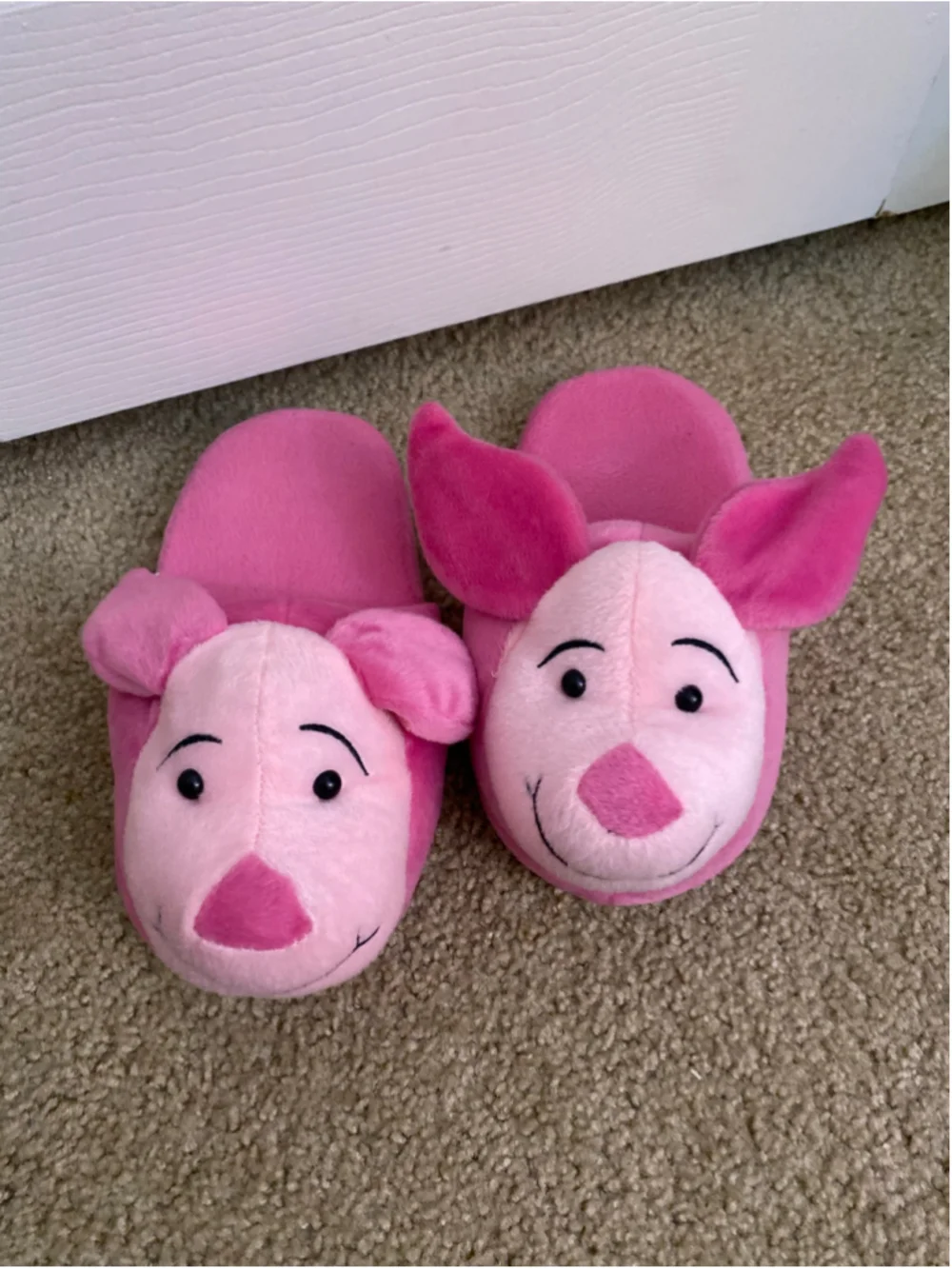 Women's Unbranded Piglet Character Slippers, Pink